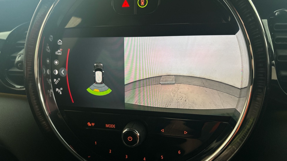 MINI HATCHBACK reverse camera