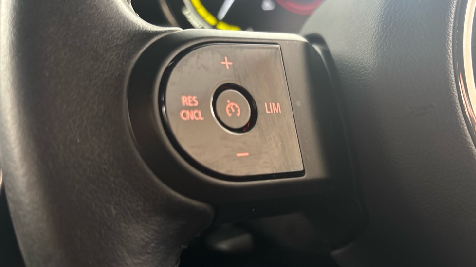 MINI HATCHBACK cruise control