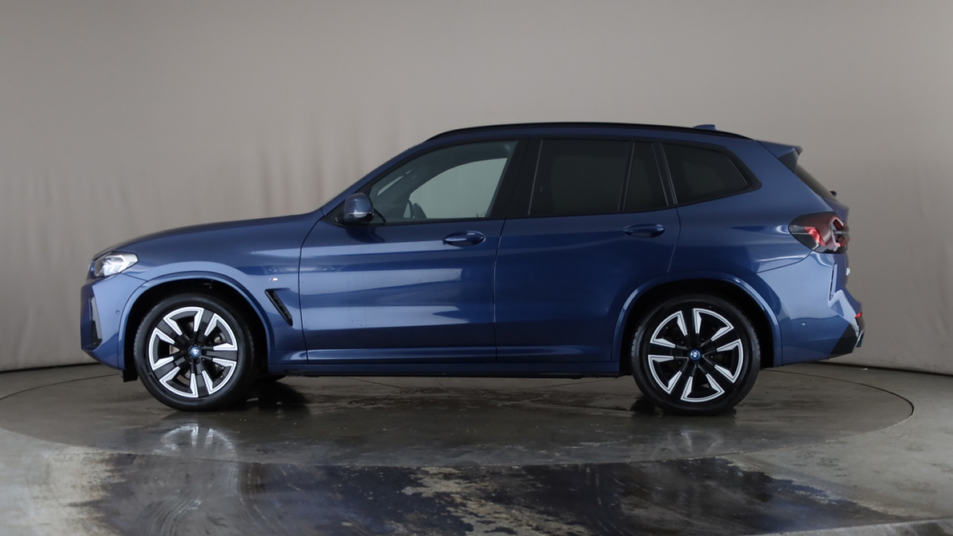 4027567 210kW M Sport 80kWh 5dr Auto