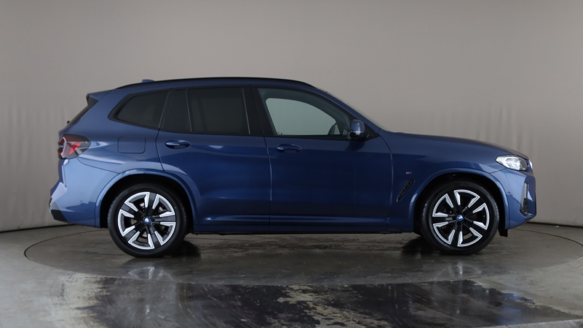 4027567 210kW M Sport 80kWh 5dr Auto