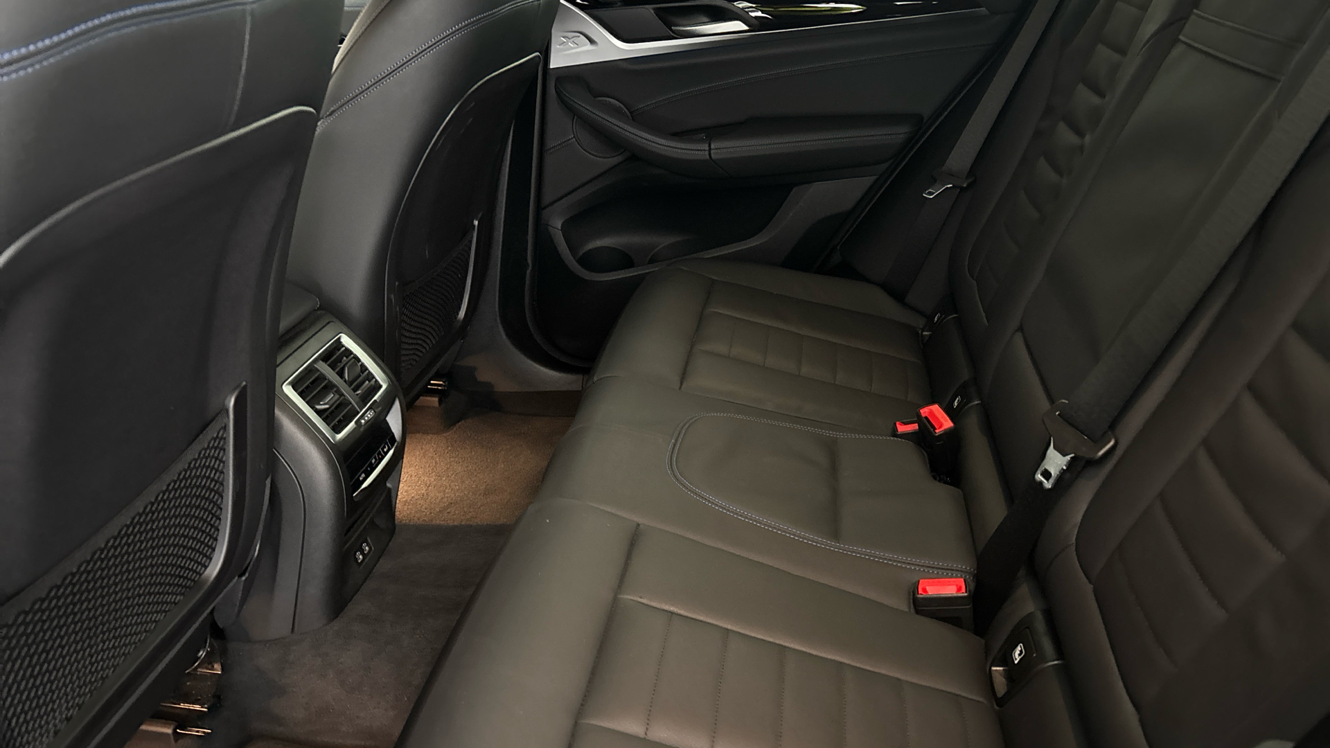 4027567 210kW M Sport 80kWh 5dr Auto