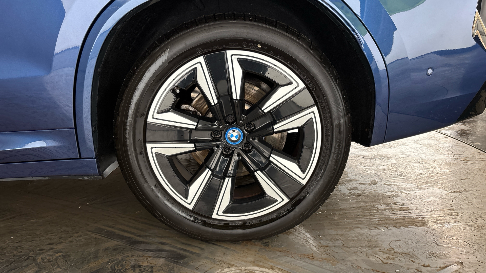 4027567 210kW M Sport 80kWh 5dr Auto