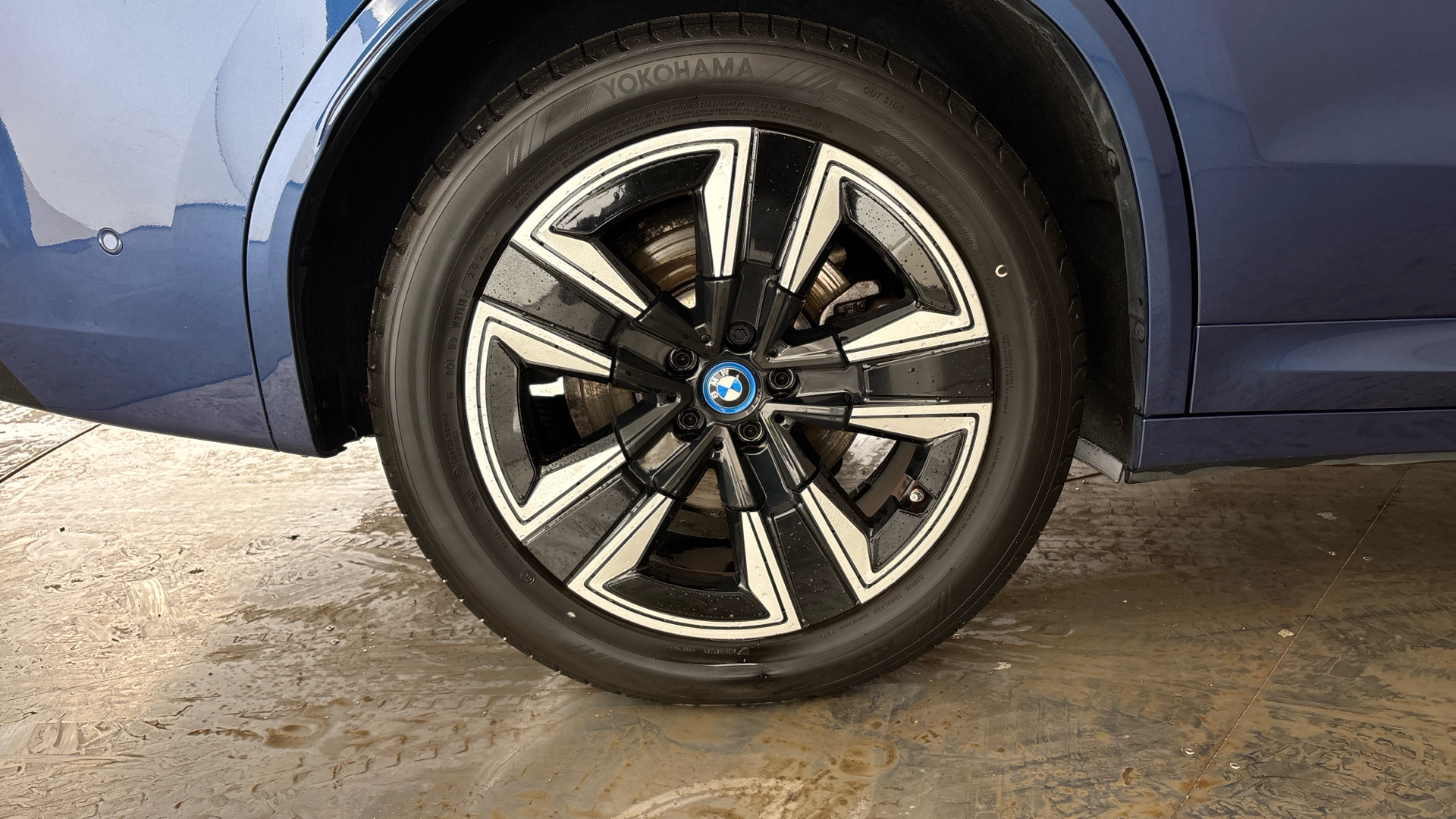 4027567 210kW M Sport 80kWh 5dr Auto