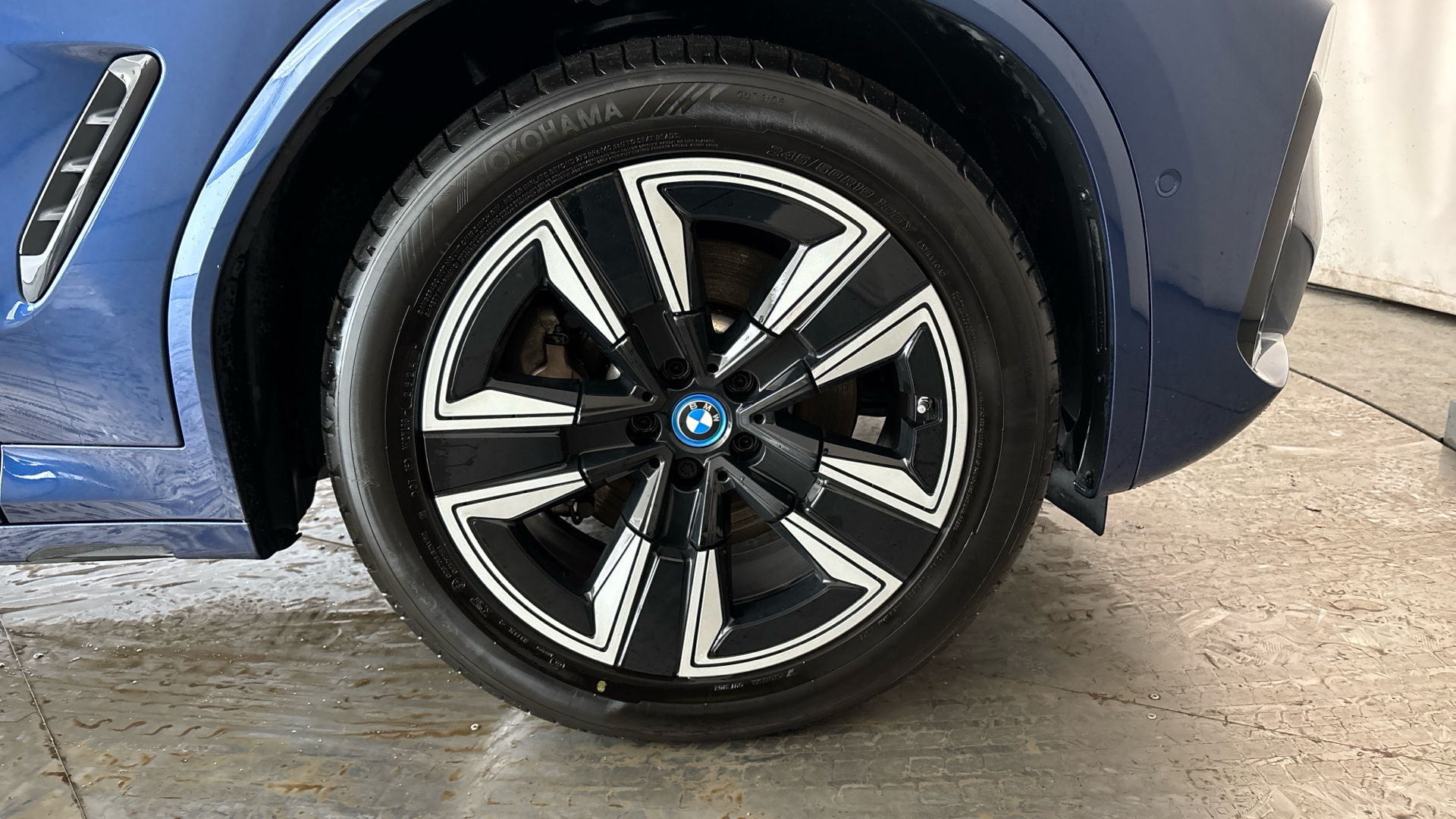 4027567 210kW M Sport 80kWh 5dr Auto