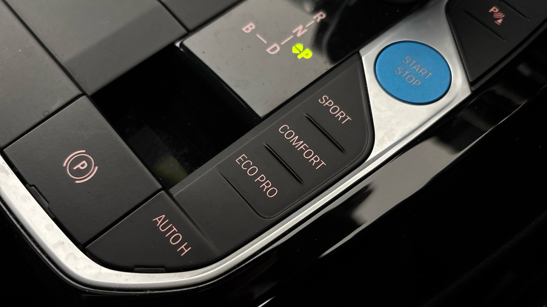 4027567 210kW M Sport 80kWh 5dr Auto