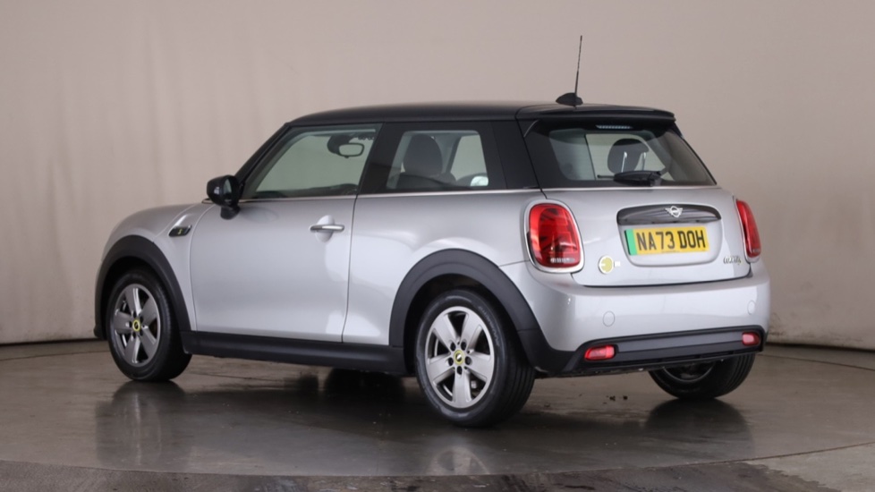 MINI HATCHBACK Image 3