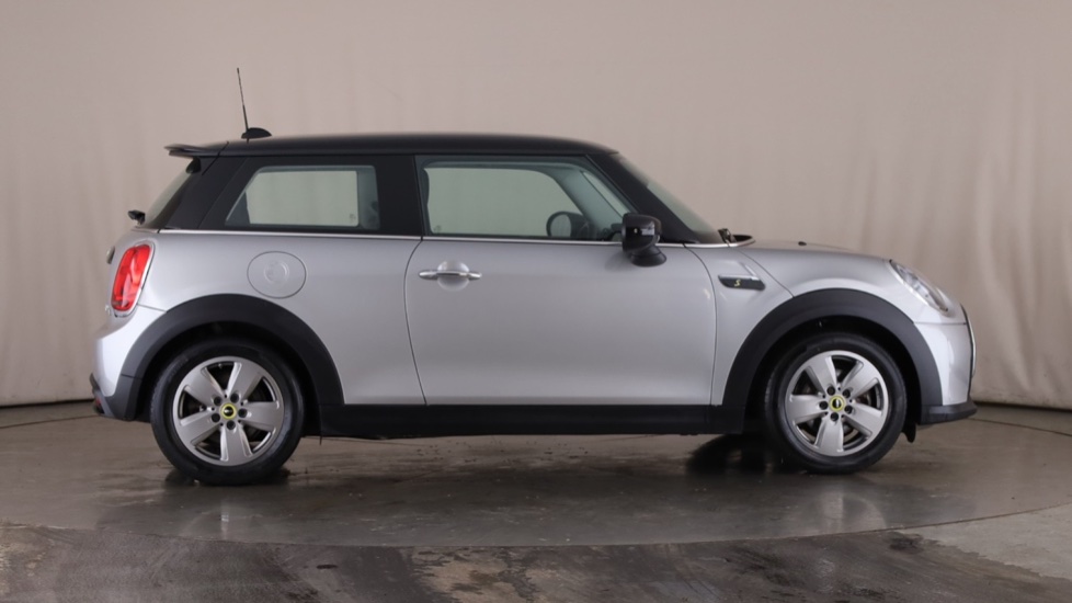 MINI HATCHBACK Image 6