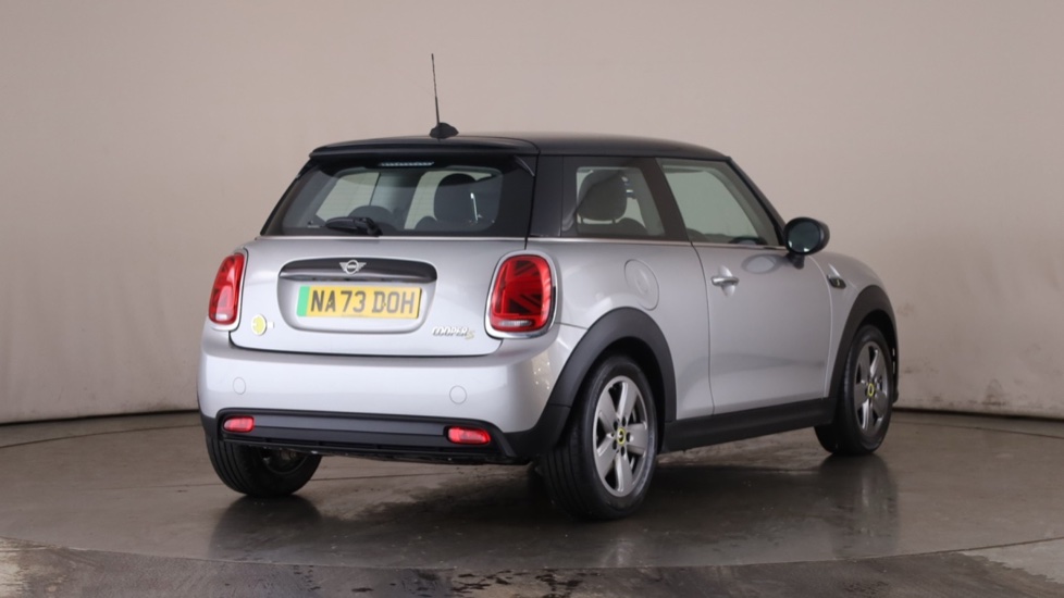 MINI HATCHBACK Image 5