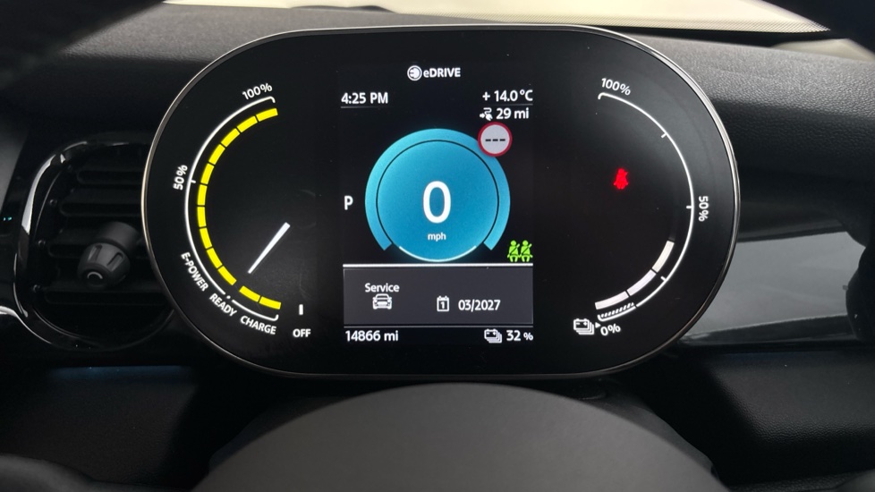 MINI HATCHBACK Image 13