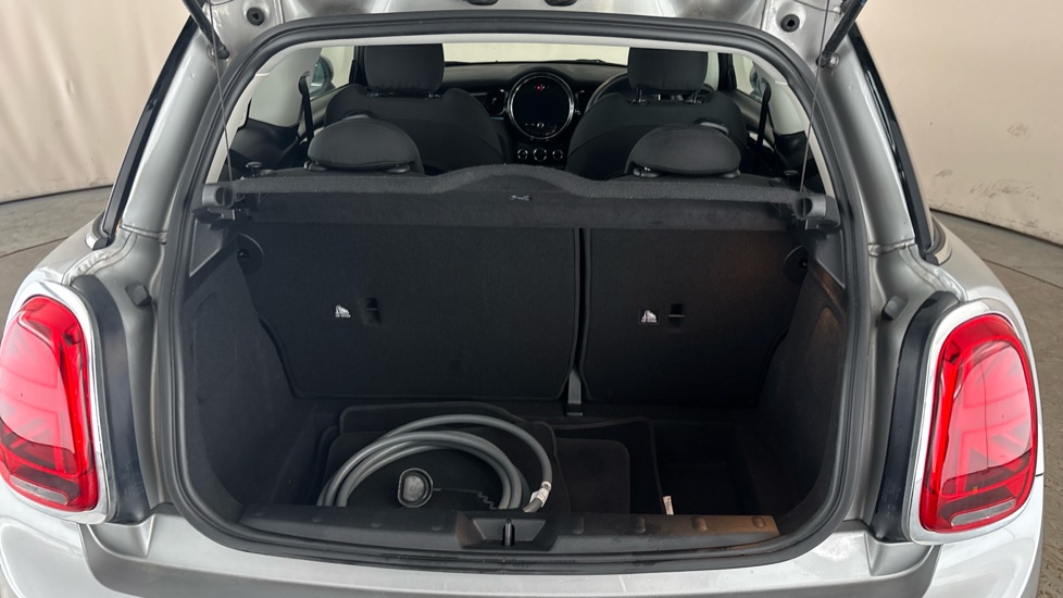 MINI HATCHBACK Image 15
