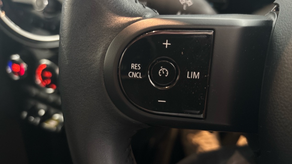 MINI HATCHBACK cruise control