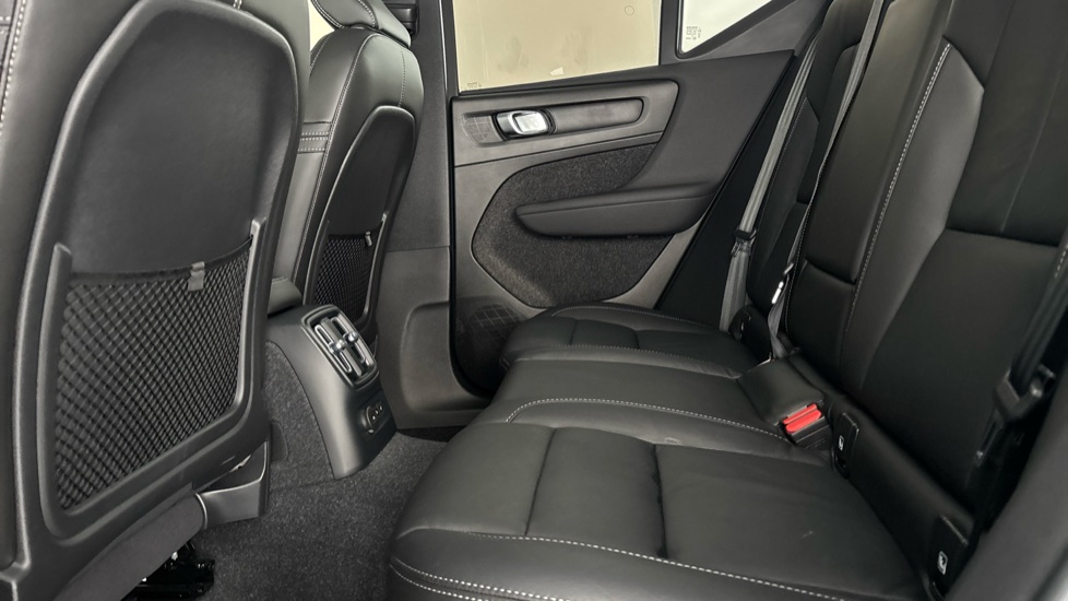 VOLVO XC40 Image 14