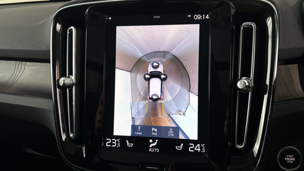 VOLVO XC40 reverse camera