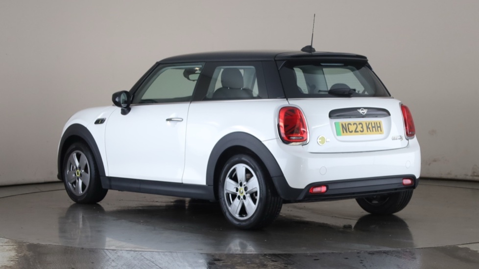 MINI HATCHBACK Image 3