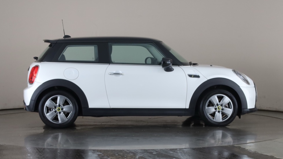 MINI HATCHBACK Image 6