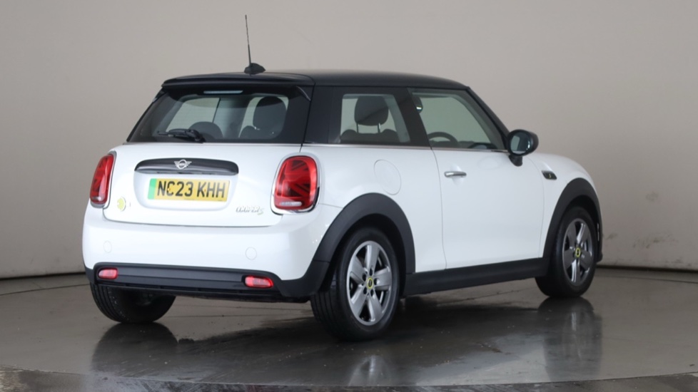 MINI HATCHBACK Image 5