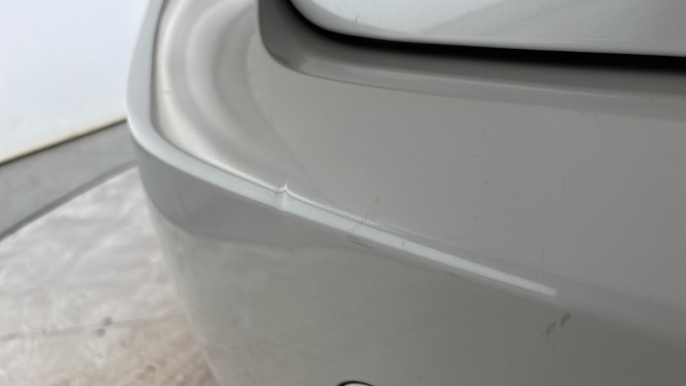 MINI HATCHBACK Dent