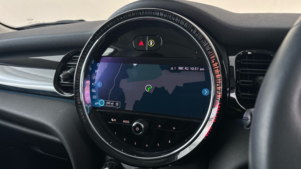 MINI HATCHBACK Image 12