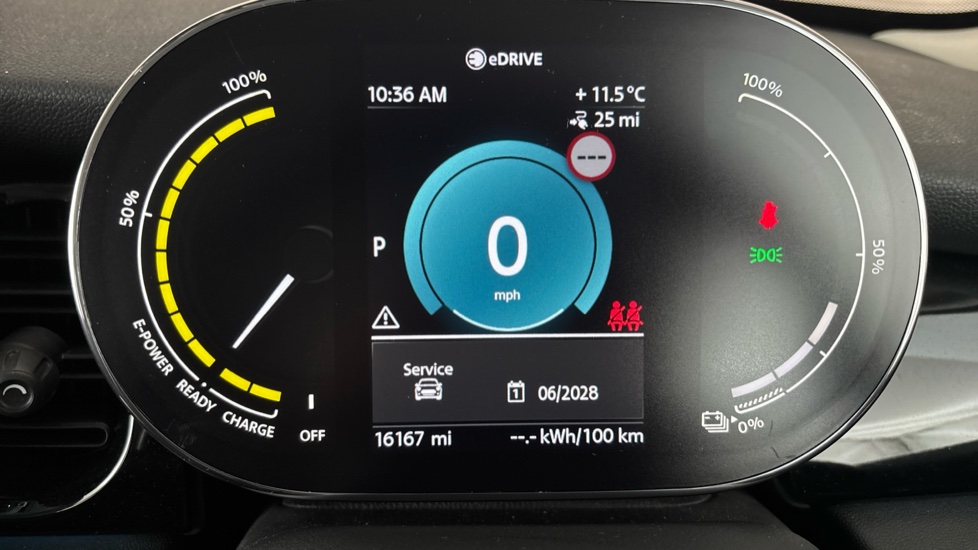 MINI HATCHBACK Image 13