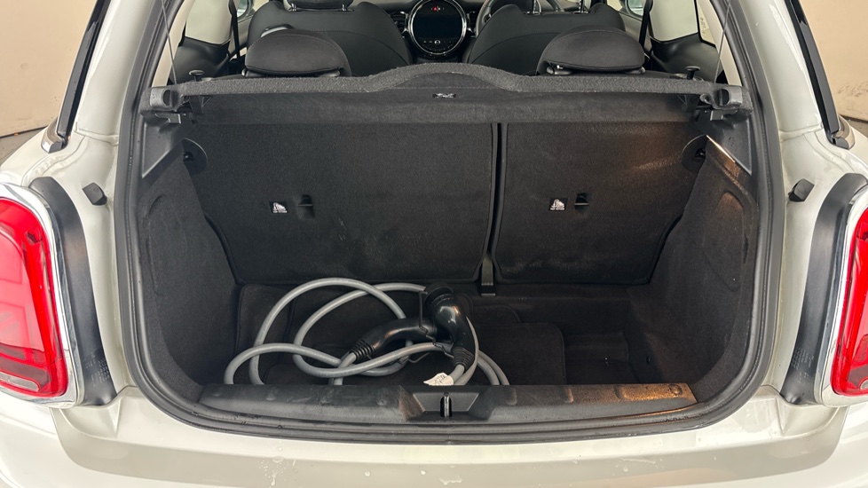 MINI HATCHBACK Image 15