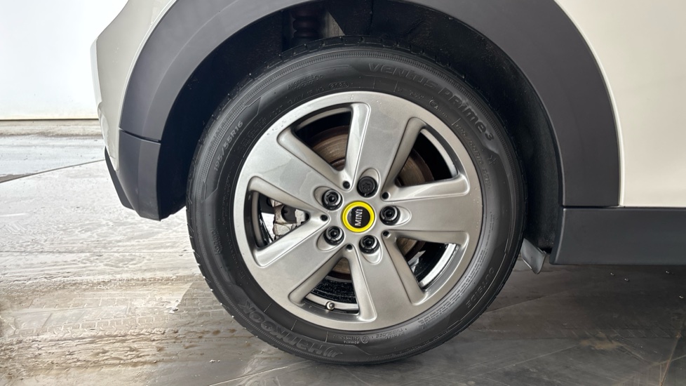 MINI HATCHBACK Image 19