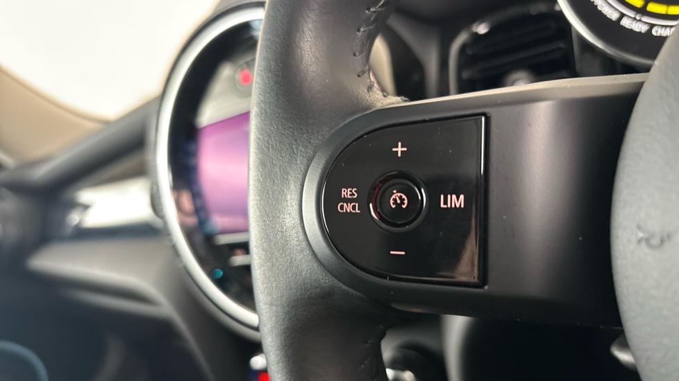MINI HATCHBACK cruise control