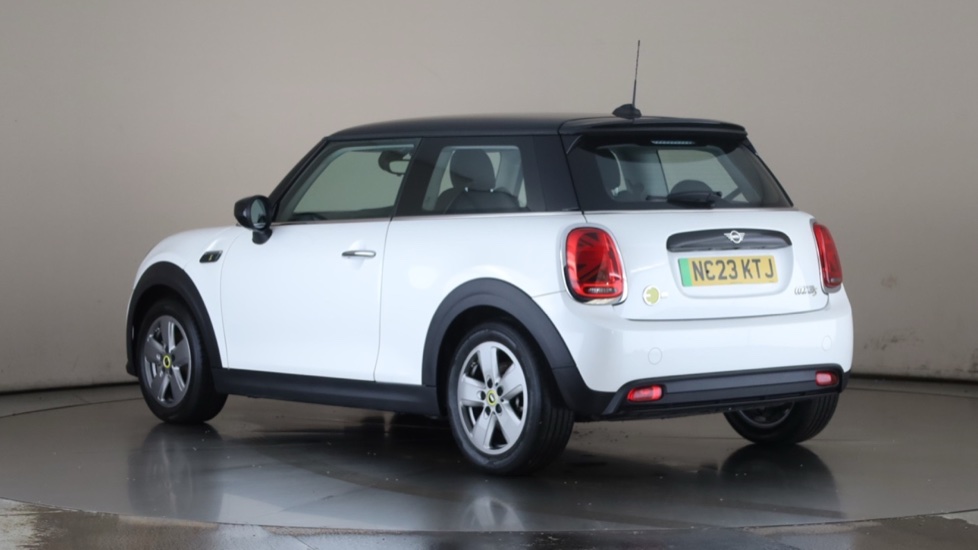 MINI HATCHBACK Image 3