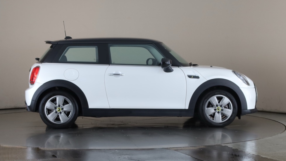 MINI HATCHBACK Image 6