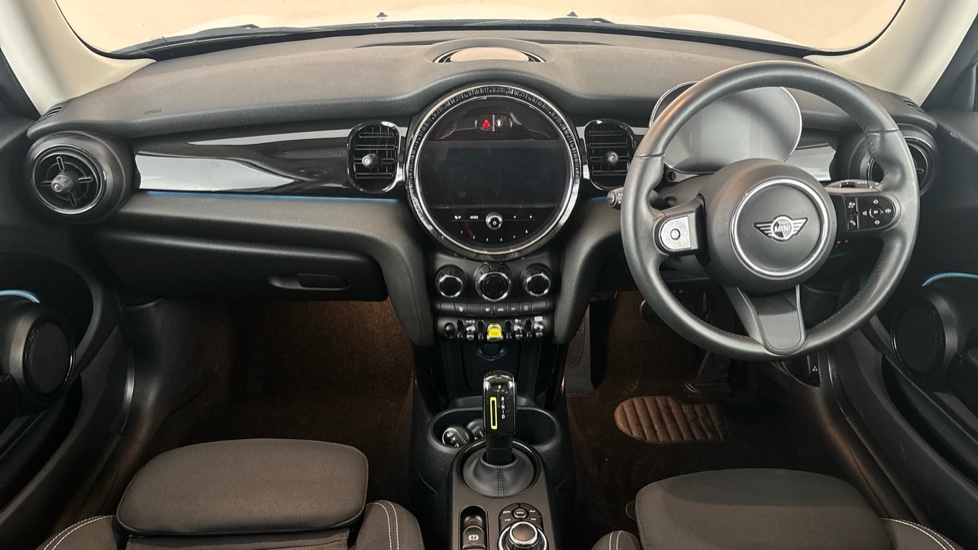 MINI HATCHBACK Image 11