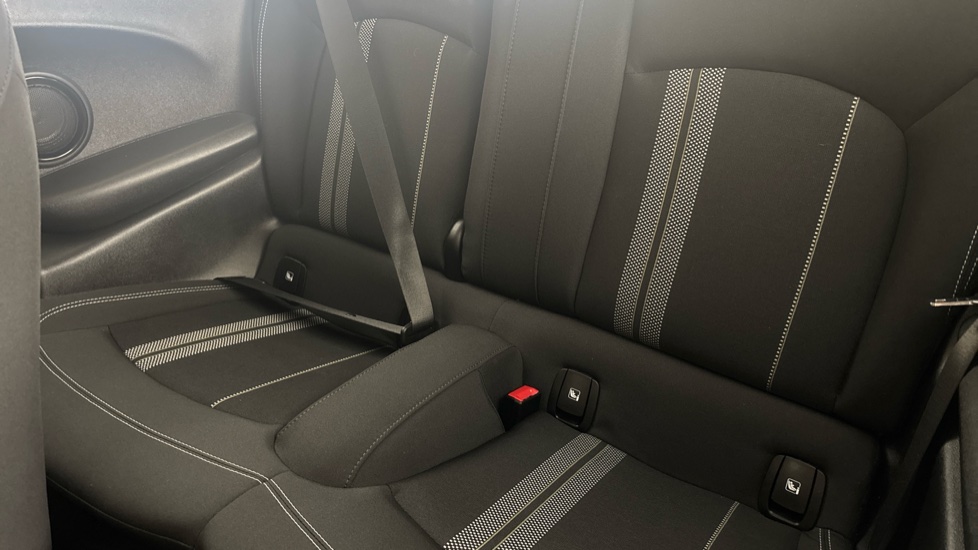 MINI HATCHBACK Image 14