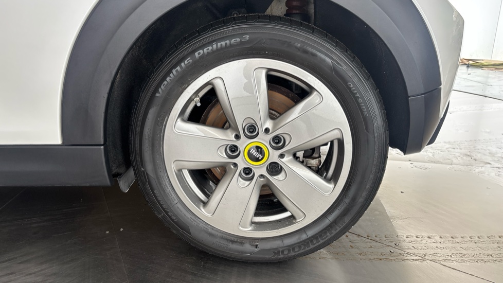 MINI HATCHBACK Image 18
