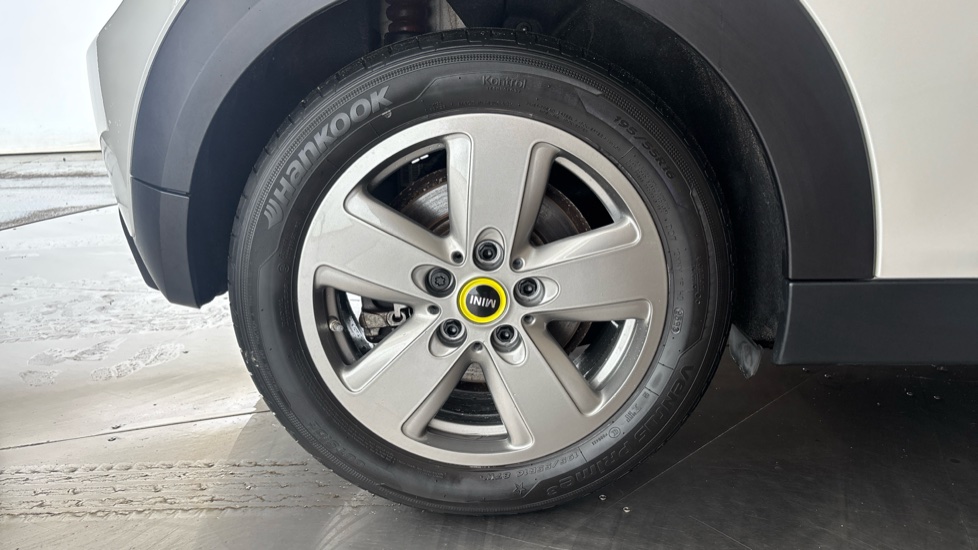 MINI HATCHBACK Image 19