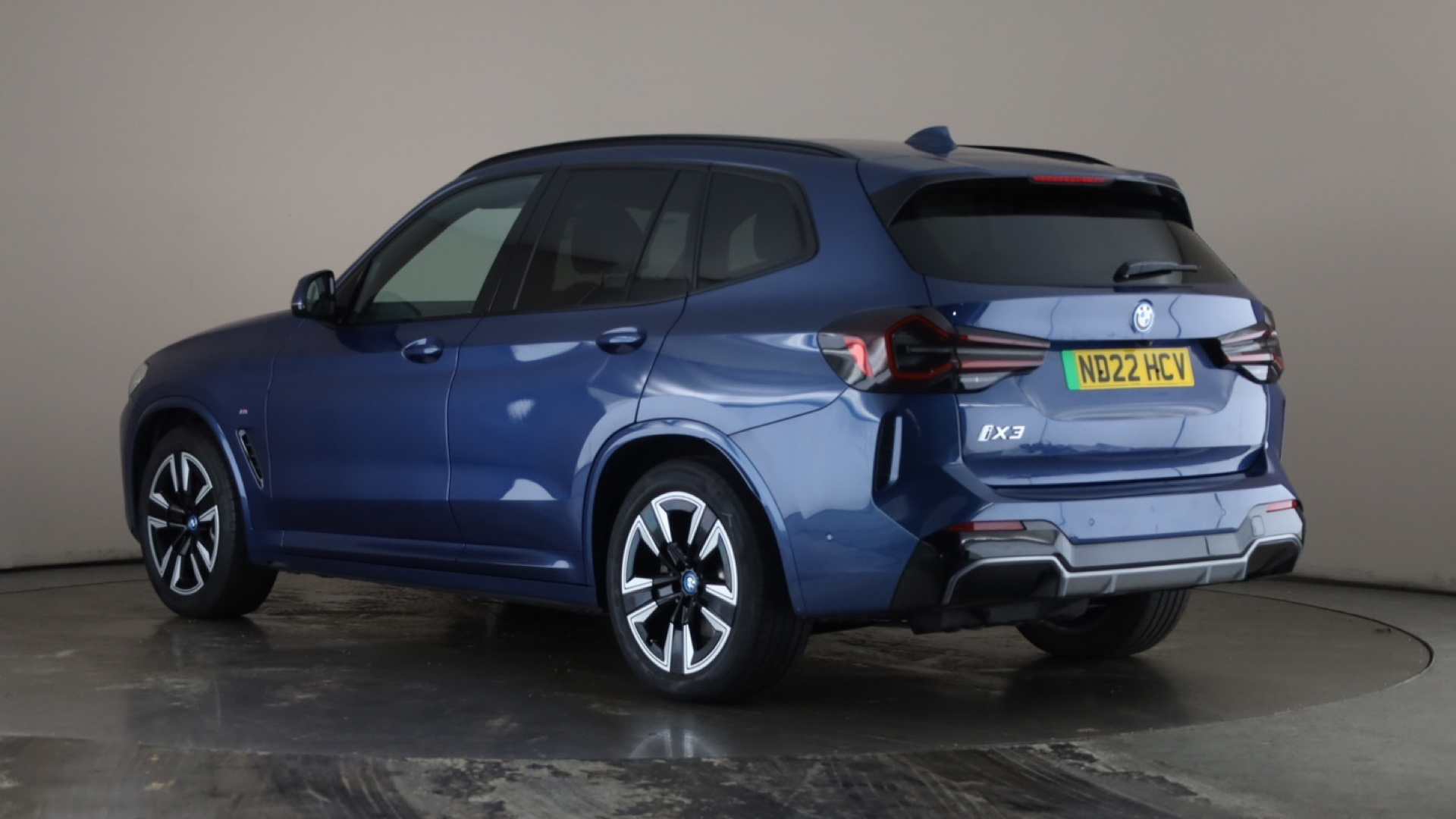 4020677 210kW M Sport 80kWh 5dr Auto