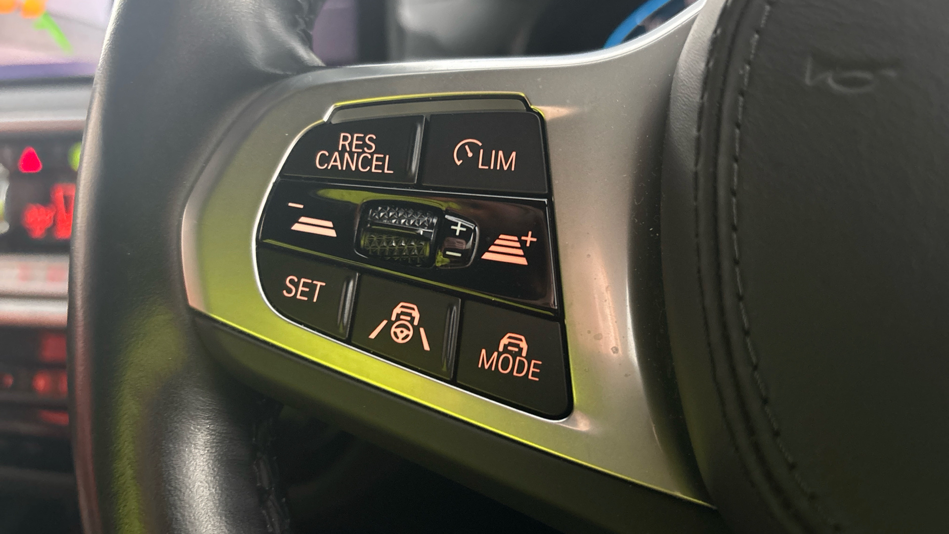 4020677 210kW M Sport 80kWh 5dr Auto