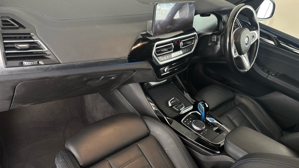 BMW iX3 Image 10