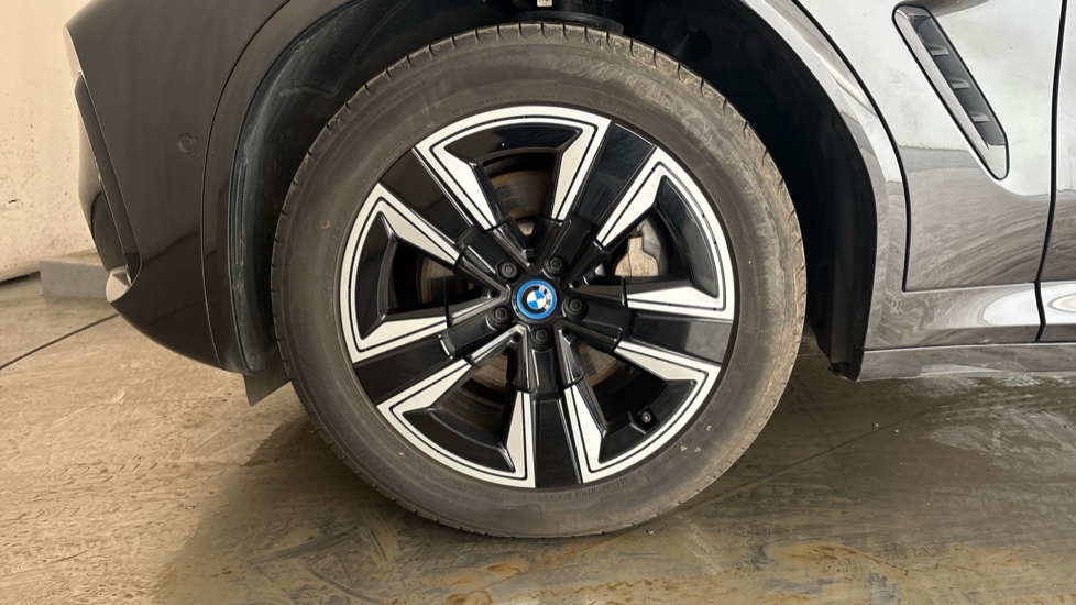 BMW iX3 Image 17