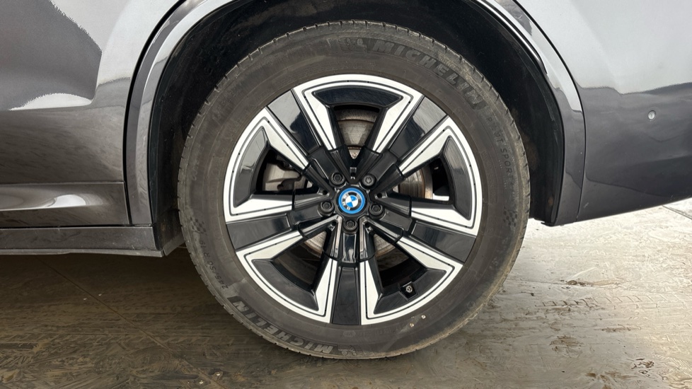BMW iX3 Image 18