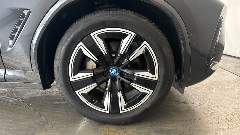 BMW iX3 Image 20