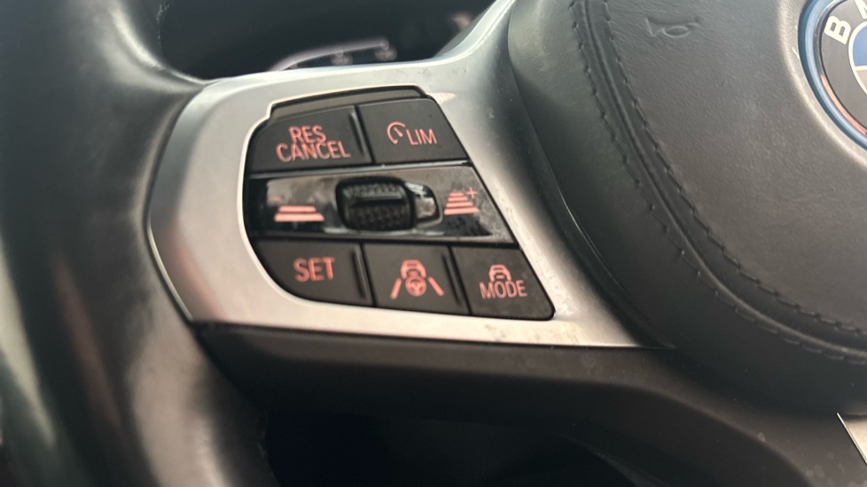 BMW iX3 drive mode