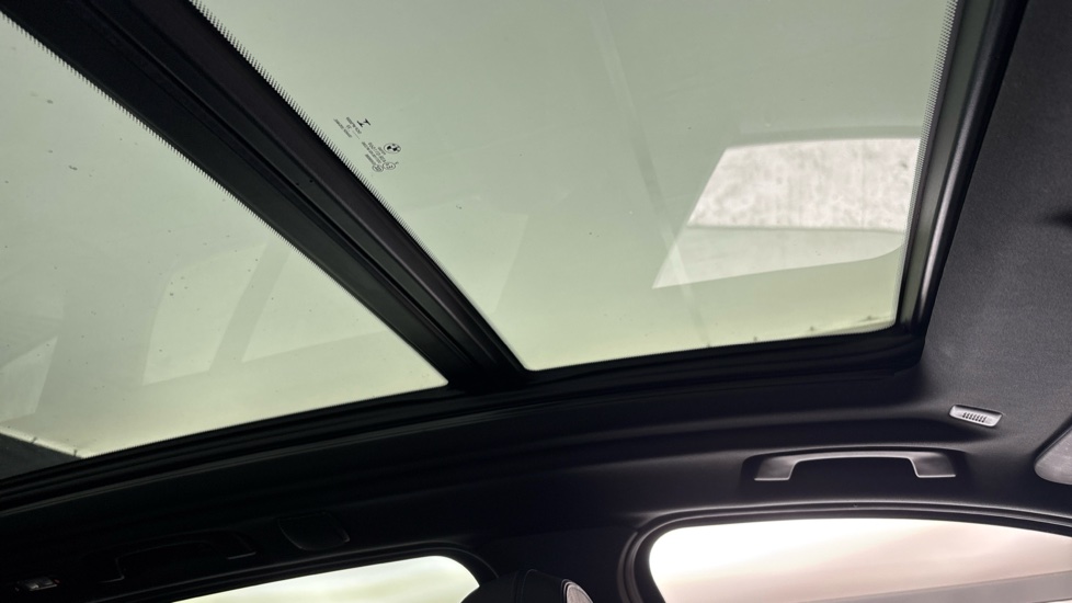 BMW iX3 sun roof
