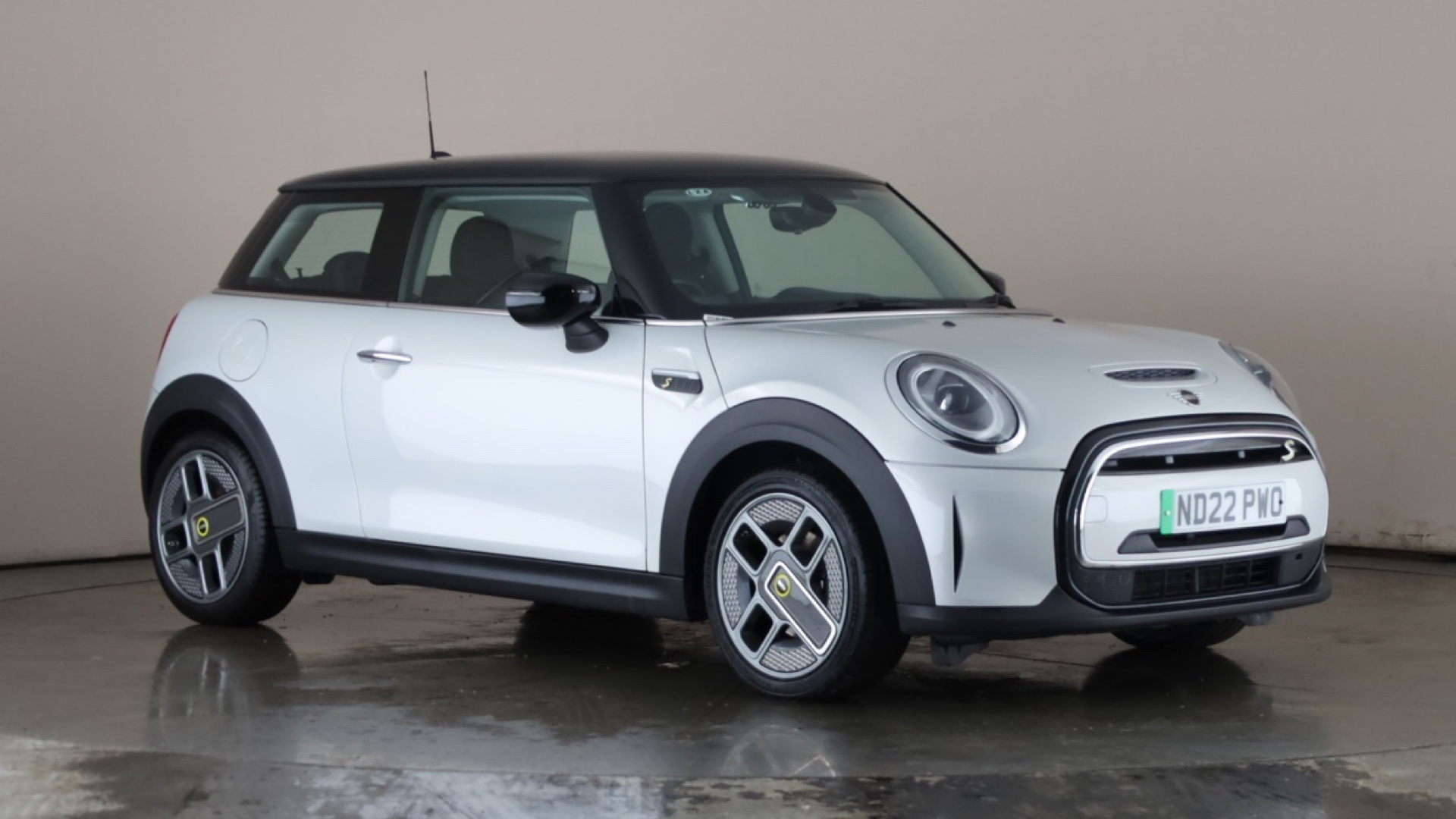 4020673 135kW Cooper S Level 1 33kWh 3dr Auto
