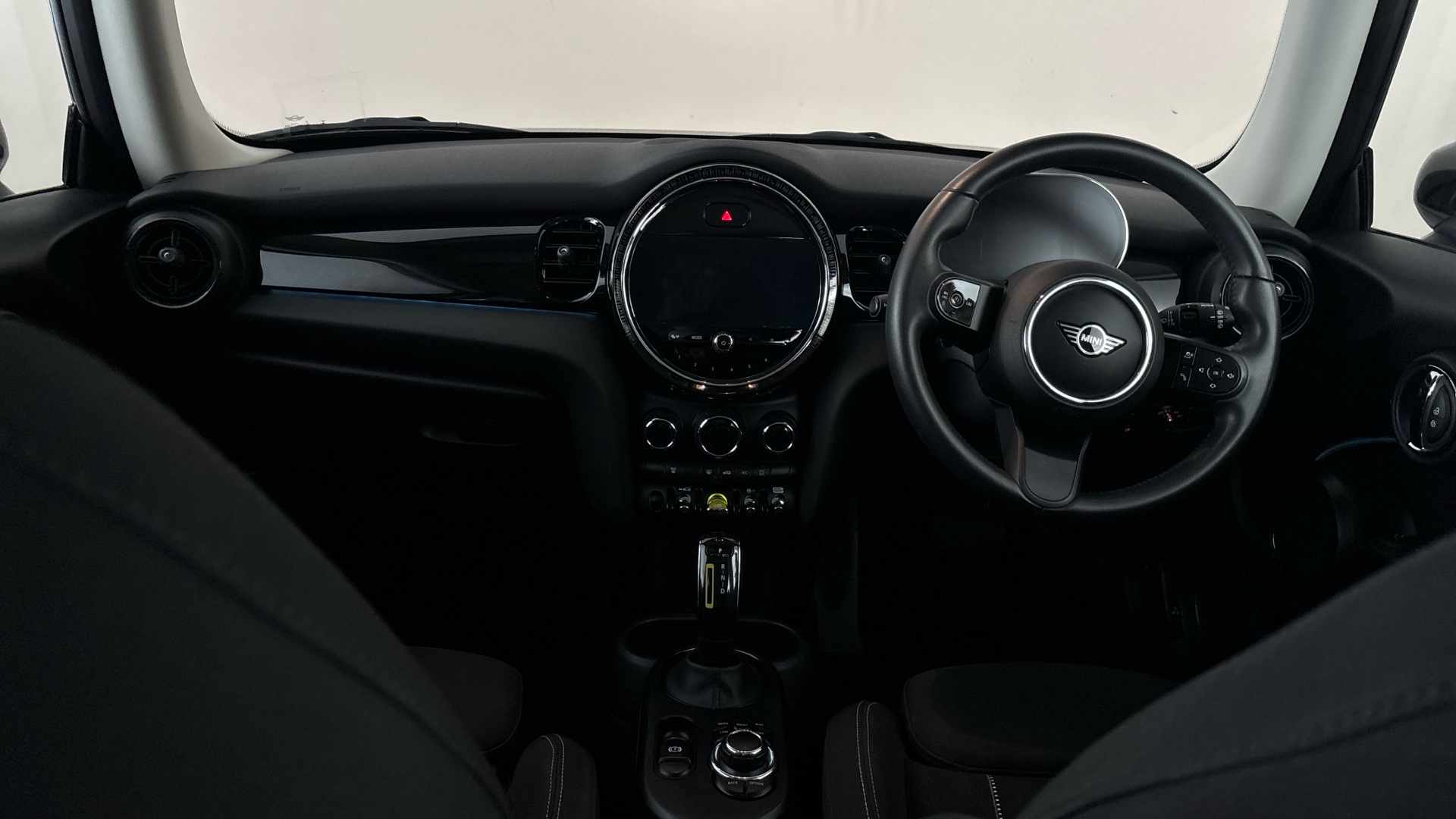 4020673 135kW Cooper S Level 1 33kWh 3dr Auto