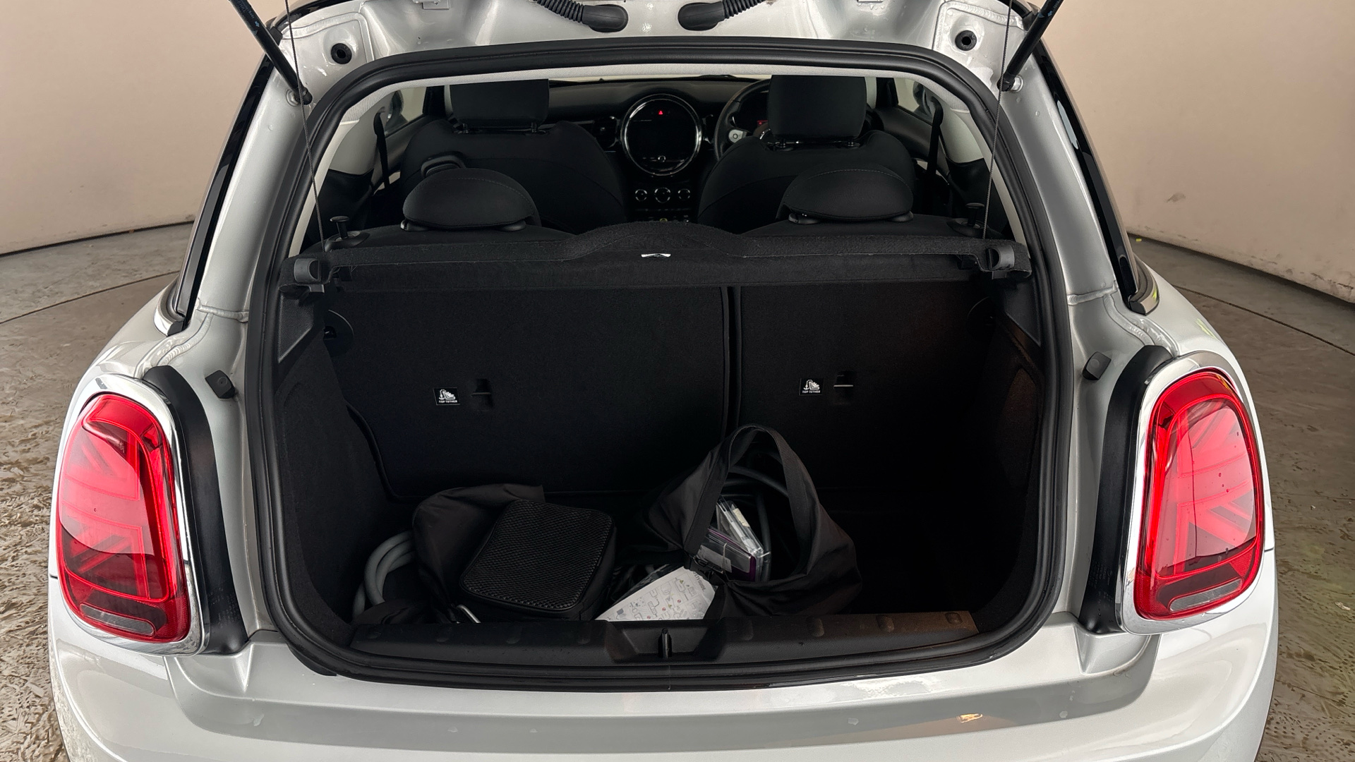 4020673 135kW Cooper S Level 1 33kWh 3dr Auto