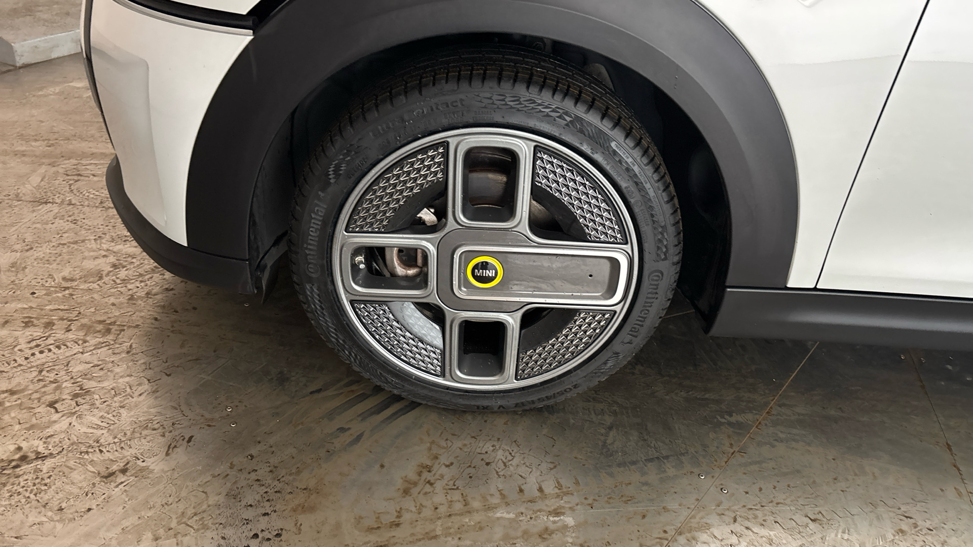 4020673 135kW Cooper S Level 1 33kWh 3dr Auto