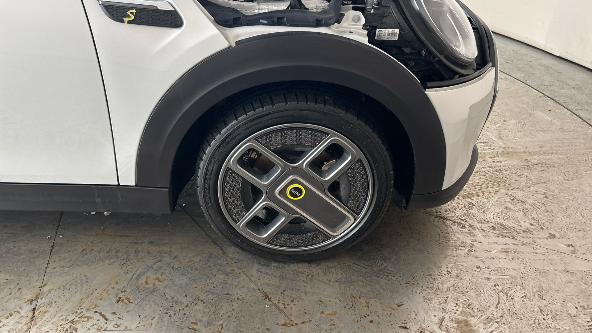 4020673 135kW Cooper S Level 1 33kWh 3dr Auto