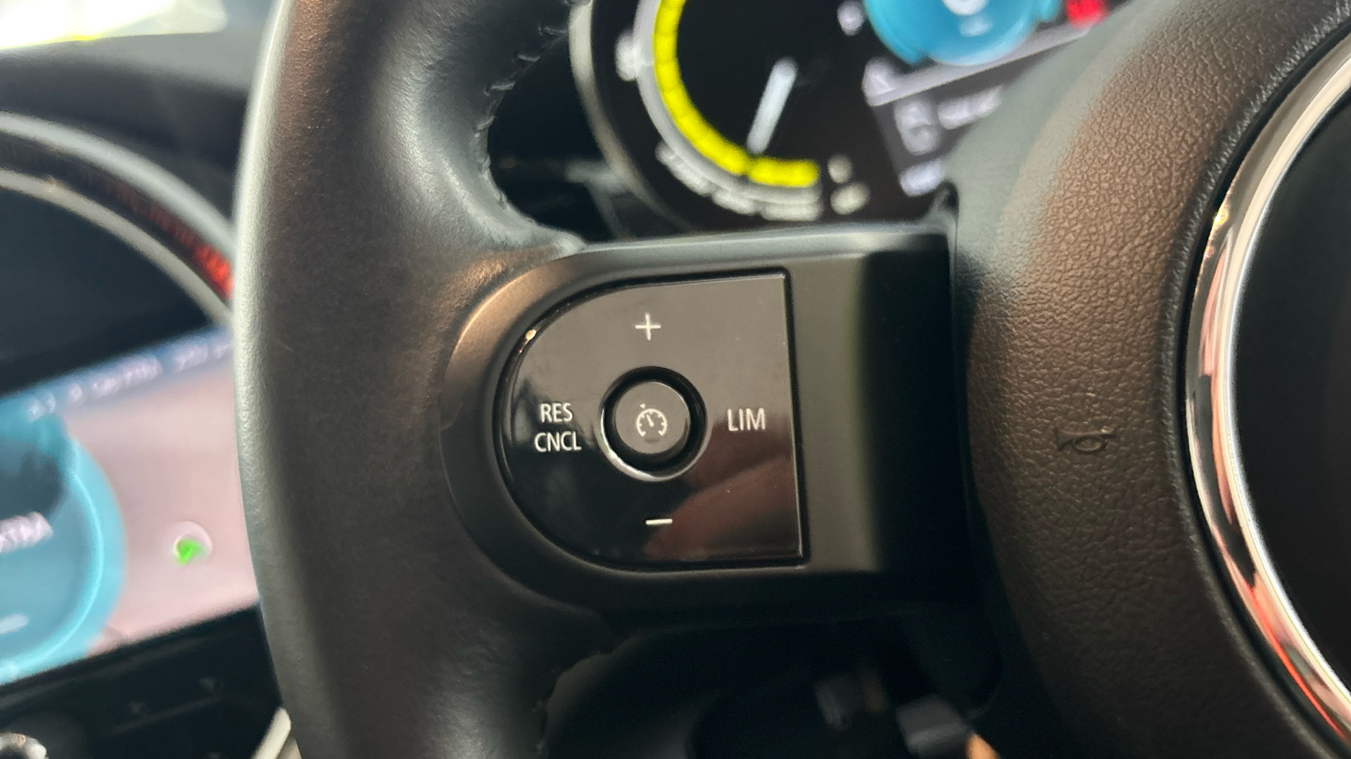 4020673 135kW Cooper S Level 1 33kWh 3dr Auto