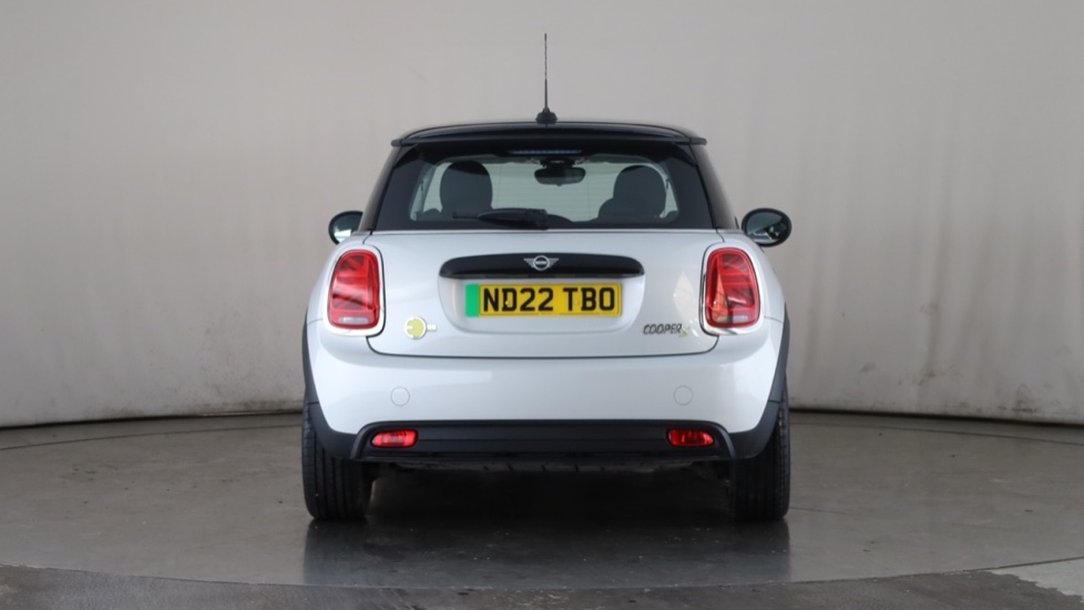 MINI HATCHBACK Image 4