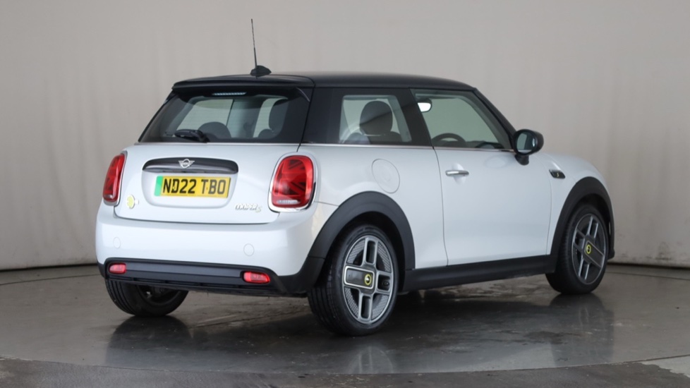 MINI HATCHBACK Image 5
