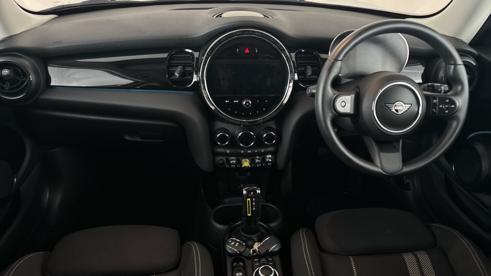 MINI HATCHBACK Image 11