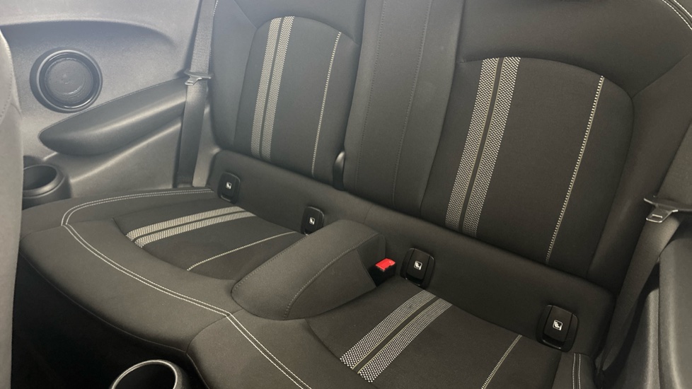MINI HATCHBACK Image 14
